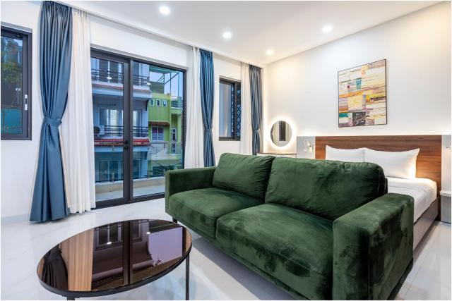 NU Home - Private Pool & Modern Living in District 1