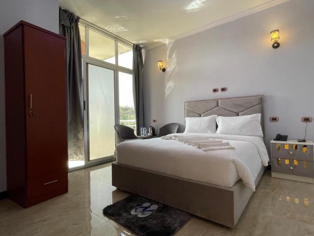 Gillu Hotel