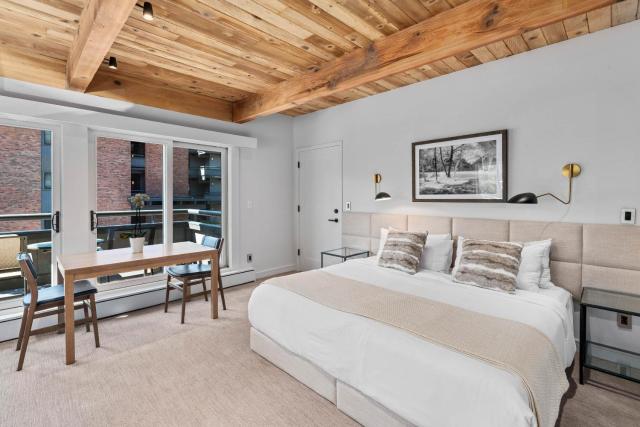 Aspen Square Condominium Hotel