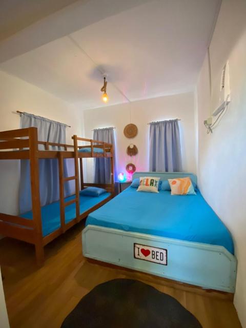 Philipp's Beachfront Cabin - Calatagan