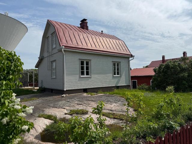 Villa with sauna, fireplace and free parking in the heart of Porvoo