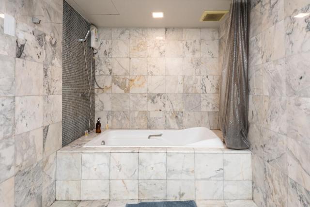 NEW Bangkok centre-2 bedrooms Netflix 31 floor