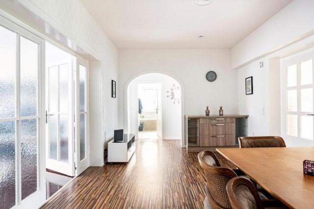 Maybach Apartments - Modern & Spacious, near Düsseldorf Messe, free Private Parking