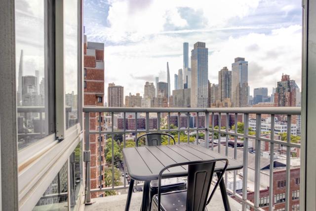 UWS 2BR w doorman gym nr central park NYC-950