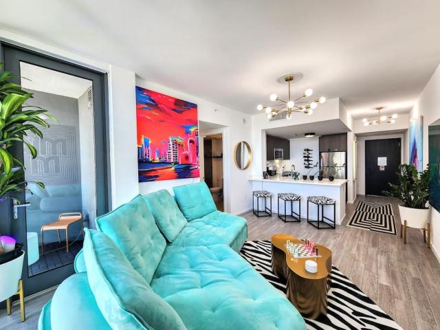 Electric Luxury Downtown Bayfront Brickell