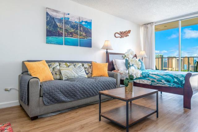 Renovated Condo Near Waikiki Beach