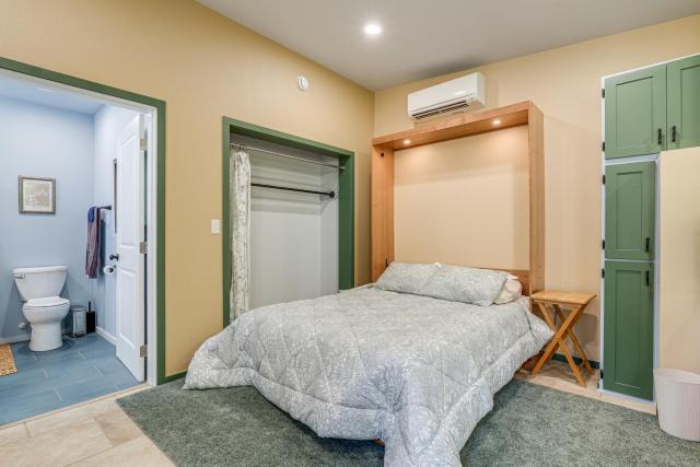 < 1/2 Mi to OSU: Studio in Corvallis Near Parks