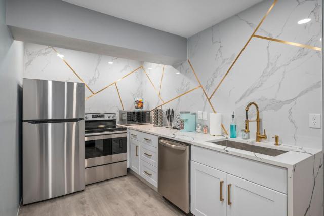 Quirky Museum District Apartment in Prime Location