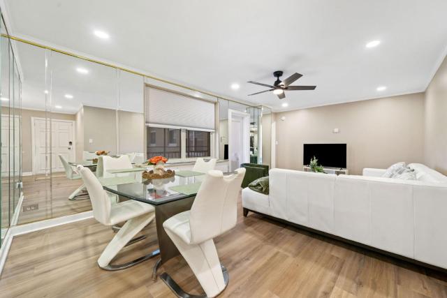 17G-2BR-2B King-Queen Bed,Parking, Walk2Mart Downtown