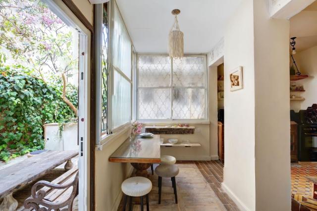 Stylish 2 suits apartment by the beach