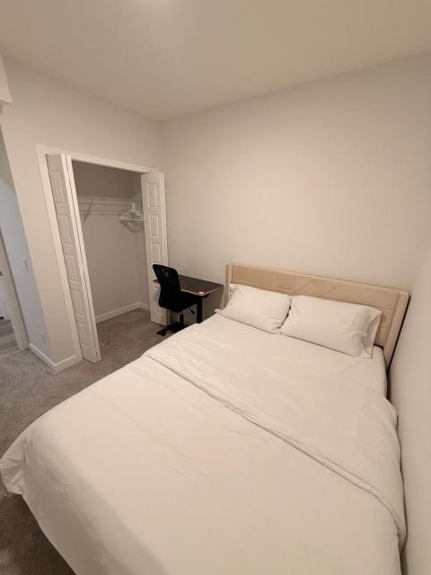 Serene Stay Near Calgary Airport
