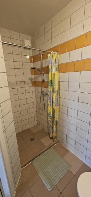 Viršutinė 9 1 kambarys