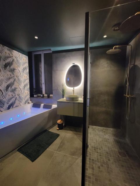 Évasion Sauvage Love Room