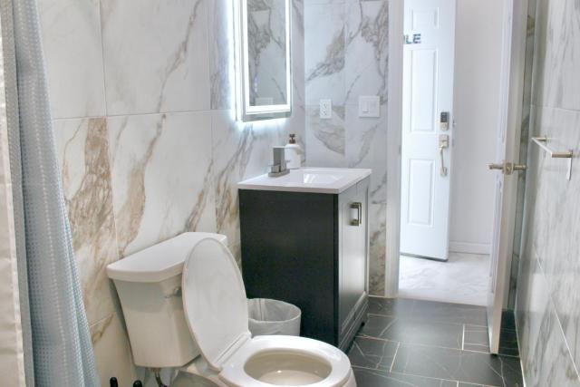 15 Minutes From Manhattan 2-Bedroom Apartment in LIC Astoria Queens