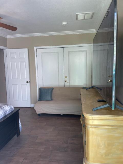 DIAMOND STUDIO SUITE Full kitchen SWIMMING POOL private gated yard Arts Roosevelt row ASU convention ctr stadiums airport Downtown Phx