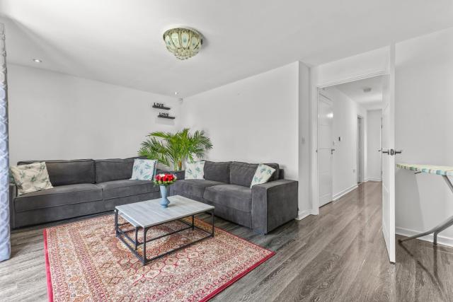 New large townhouse 3 bedrooms 4 beds and parking