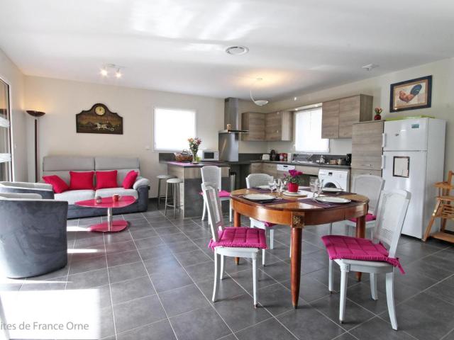 Écogîte indépendant 8 pers proche forêt, terrasse, animaux acceptés - FR-1-497-23