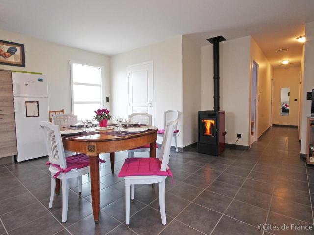 Écogîte indépendant 8 pers proche forêt, terrasse, animaux acceptés - FR-1-497-23