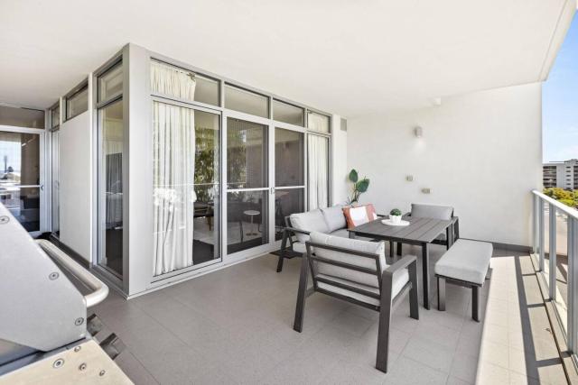 Urban Elegance 3bdrm CATBus PerthCBD,WACA,Optus