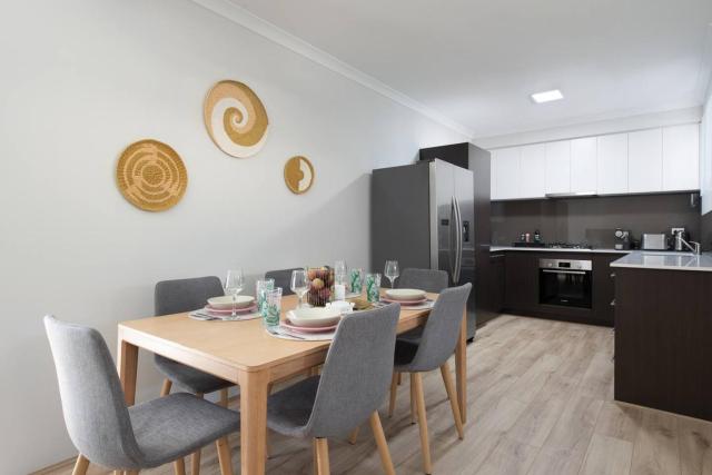 Modern Cozy spacious 3 bdrm 2bath,FREO,Parking,AC