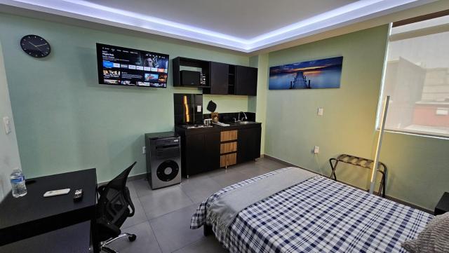ACEQUIA Master Suites BLACK & WHITE