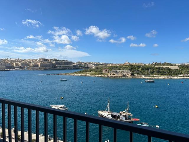 Luxurious Tigné Seafront Escape