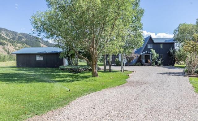 Cedar Creek Chalet - Snowmobilers Dream - Hot tub