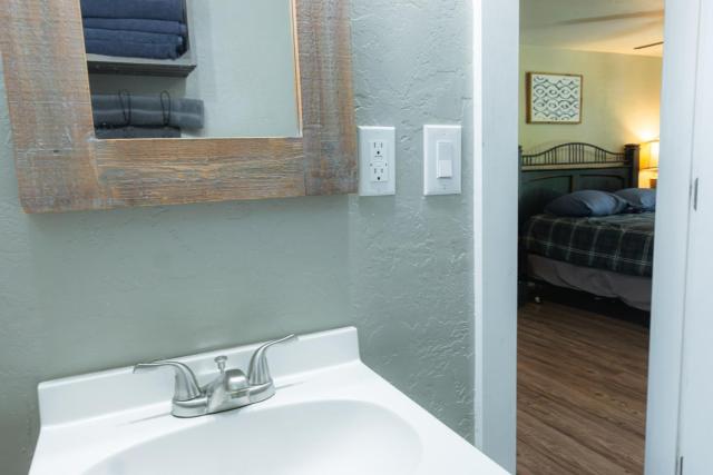Near Lake Texoma Quad-plex Kitchenette - 27