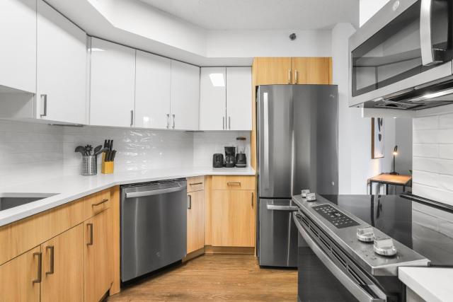 Pentagon City Escape - Contemporary & Comfy