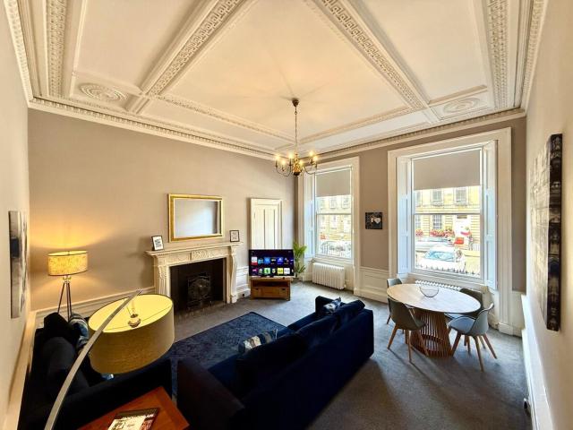 New Town luxury 1 bed apartment
