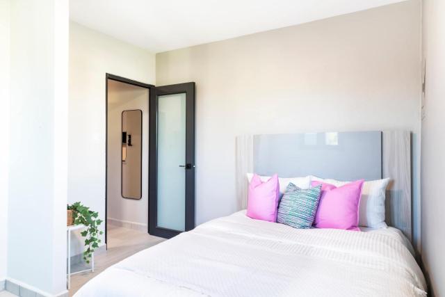 AQUA Villas Del Mar Apt 7 - 1BR Coastal Getaway by the Beach