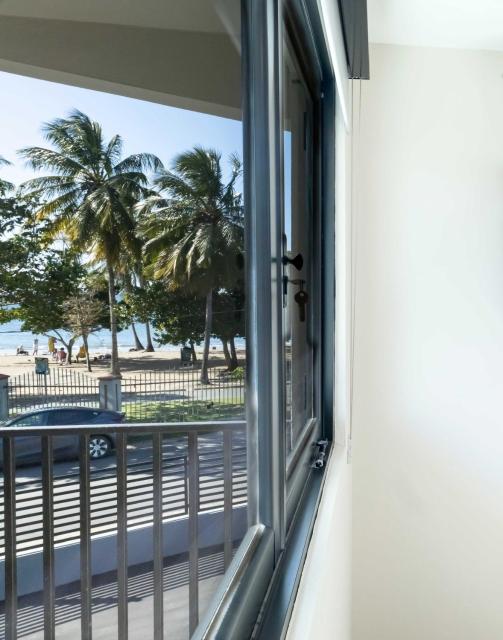 AQUA Villas Del Mar Apt 8 - 1BR Sun, Fun & Dining by the Shore