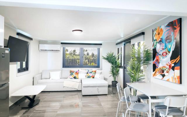 AQUA Villas Del Mar PH 9 - 2 BR Beachside Gem with Sublime Ocean Views