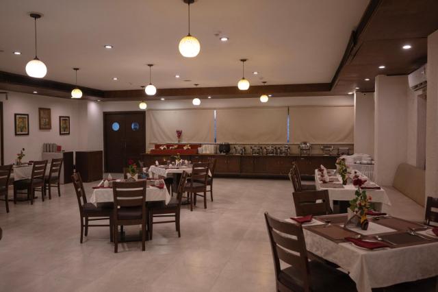 Hotel Clarks Collection Bhavnagar