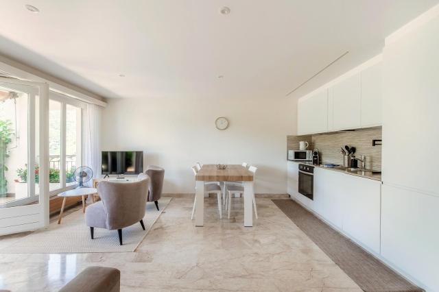 Morcote Romance by Quokka 360 - Apartment with Patio and Shared Pool