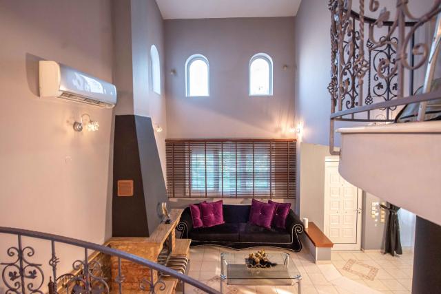 Dana's Luxury Maisonette