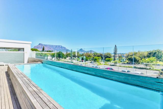 2 Bedroom Secure Pool Strong WiFi