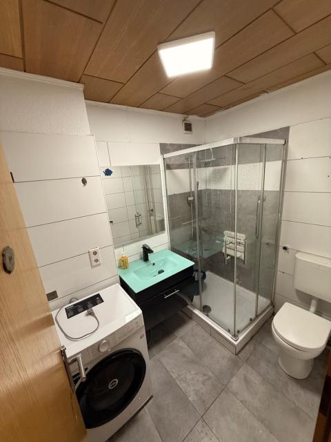 Monteurwohnung 6P 2 bathrooms kitchen