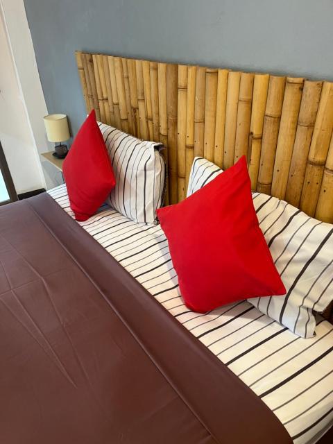 Pink House Guest House Lamai - Pool & Sea View