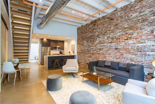 Inventors Loft Luxury Upscale Quiet Two Bedroom