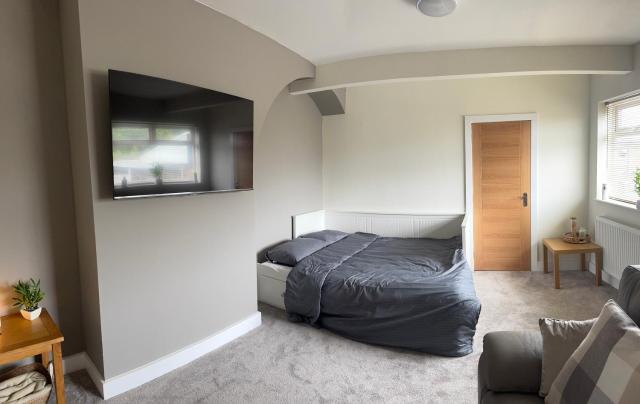 Newly Refurbished, Cosy Flat Minimum 2 nights