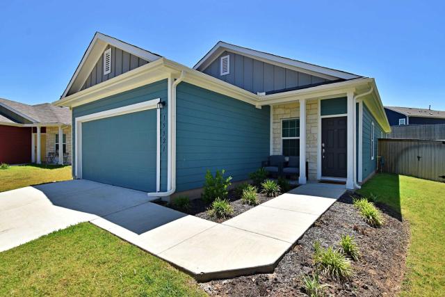 Longterm Rental Communal Pool BBQ & Playgrounds