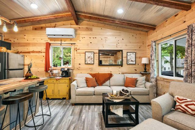 Cozy Cove Cabin - The Perfect Ozark Retreat