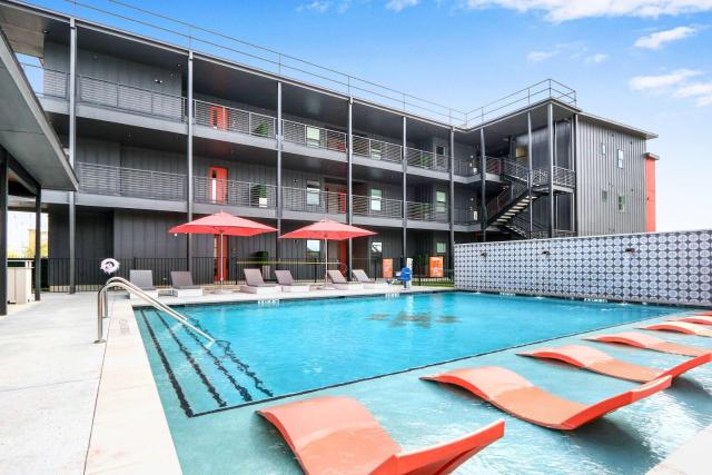 Creekside Modern - Condo for 4