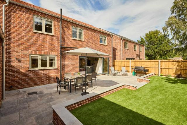 Host & Stay - The Sett
