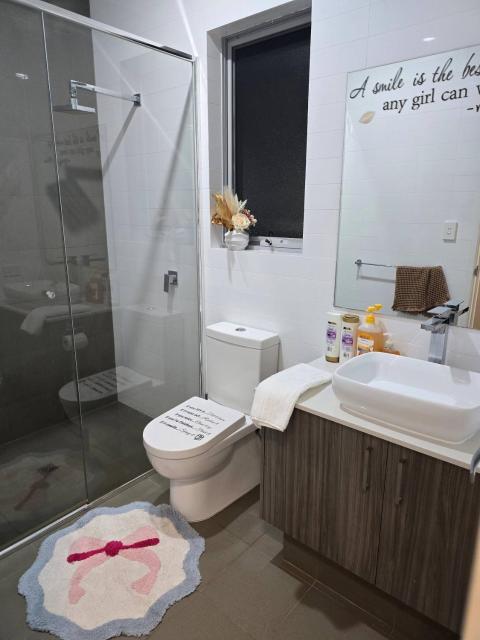 Stylish 2-Bedroom Apartment in Maddington, 15 Minutes from Perth Airport