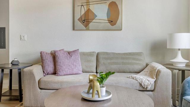 Landing Stunning 1BD Pool Gym