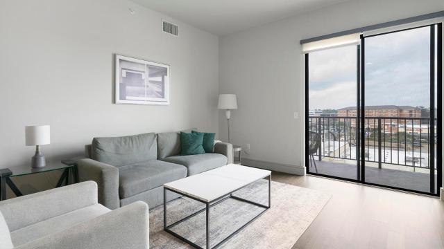 Landing Chic 2BD Gym Pool