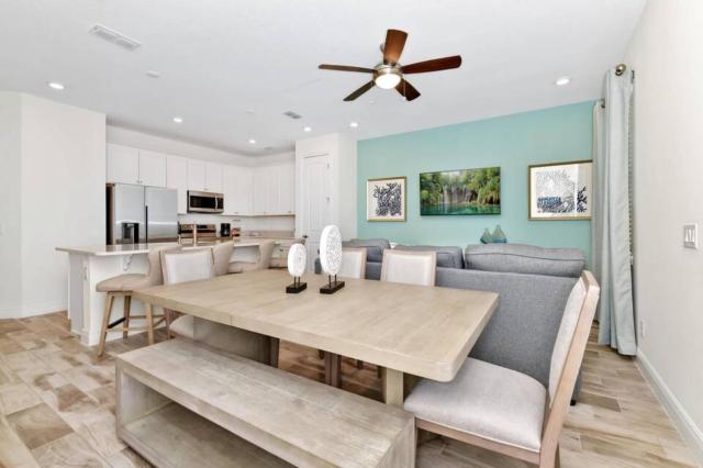 Pistachio Palace - Sleeps 10