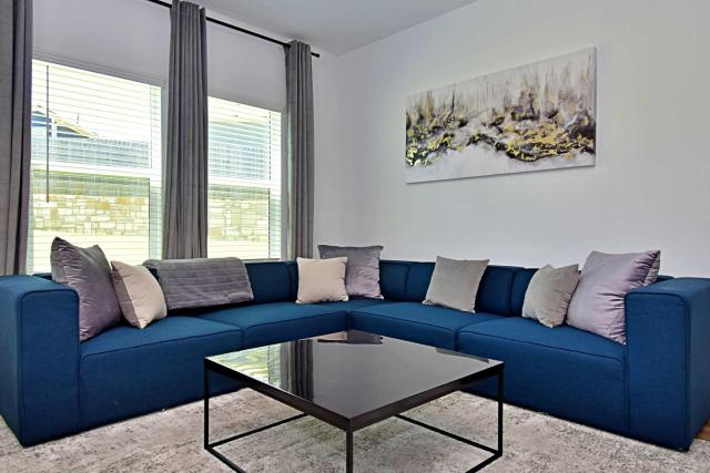 Longterm Rental Communal Pool BBQ & Playgrounds